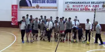 Afyon Belediye Yüntaş Spor Voleybol Takımı yöneticileri yeni hedeflerini anlattı