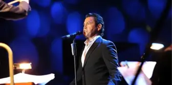 Ünlü tenor Mario Frangoulis, Çeşme'de müzik şöleni yaşattı