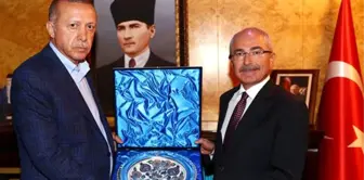 Mardin'e kayyum atanan Yaman'ın, Erdoğan ve bakanlara 600 bin liralık hediye aldığı ortaya çıktı