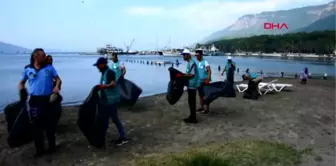 Muğla hükümlüler çevre temizliği yaptı