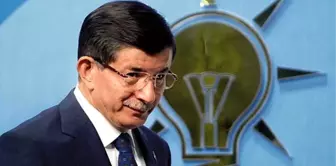 AK Parti MYK'da Ahmet Davutoğlu ve üç isme ihraç kararı çıktı