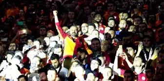 Galatasaray'dan Türk Telekom Stadyumu'nda imza şov