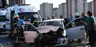 Otomobil ile cip kafa kafaya çarpıştı: 1 kişi öldü, 3 kişi yaralandı