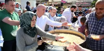 Başkan Bıyık, vatandaşlara aşure dağıttı