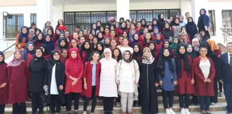 İmam Hatip Lisesinde kız öğrencilerle söyleşi