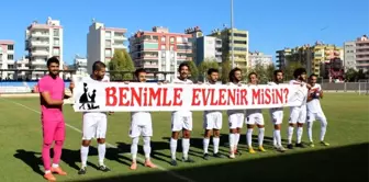 Stadyumda 2 bin kişinin önünde 'Benimle evlenir misin' teklifi