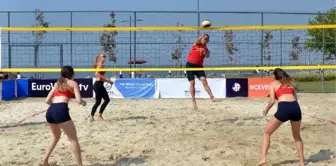 İzmir'de plaj voleybolu şöleni başlıyor