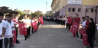 Okul arkadaşları dünya şampiyonu Habibe'yi konfetilerle karşıladı