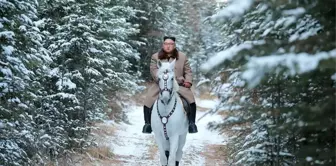 Kuzey Kore'nin 'beyaz atlı prensi' Kim Jong Un'un fotoğrafları neyin habercisi?