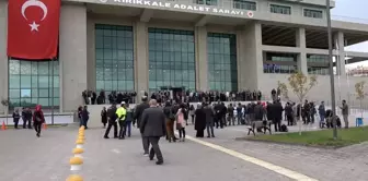 Emine Bulut'un davasında, öldürülen kadının yakınları sanığa saldırı girişiminde bulundu