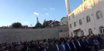 Yangın faciasında ölen baba ve 3 çocuğu toprağa verildi