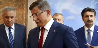 Yeni parti kuracak Ahmet Davutoğlu'nun kurucular kurulu belli oldu! Listede ilginç isimler var