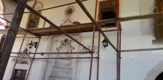 ADÜ'lü öğrenciler cami restorasyonuna katıldı