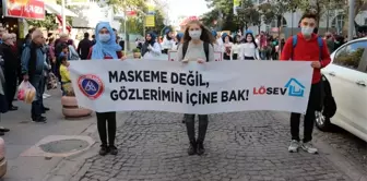 Maskeme değil gözlerime bak