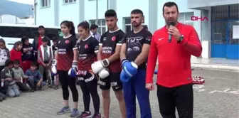 Spor milli sporculardan 'muaythai' tanıtımı için gösteri maçı