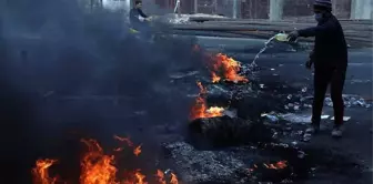 Iraklı protestocular İran Başkonsolosluğu'nu ateşe verdi