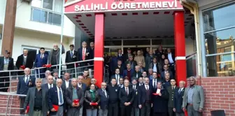 Salihli'de Kıbrıs gazilerine madalya