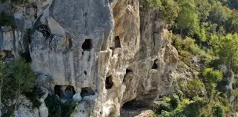 Tarihi İnceğiz Mağaraları çöp yığınına döndü