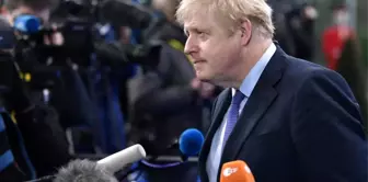 Futbolcunun çektiği şut Boris Johnson'ın cinsel organına isabet etti