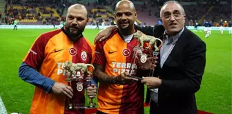 Galatasaray'dan Felipe Melo ve Tomas Ujfalusi'ye plaket