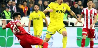 Süper Lig: DG Sivasspor: 1 - Fenerbahçe: 0 (İlk yarı)