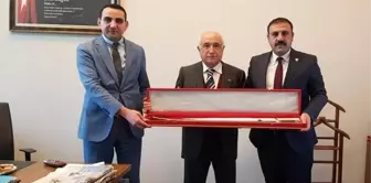 Kaymakam Karakaş ve Belediye Başkanı Hakanoğlu, CB Yüksek İstişare Kurulu Üyesi Cemil Çiçek'i...