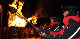 Sarıkamış Şehitleri anısına meşaleli kayak ve lazer gösterisi