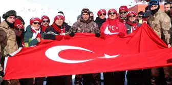 Hakkari 2 bin 800 rakımda şehitler için yürüyüş