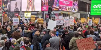 Times Meydanı'nda savaş karşıtı protesto