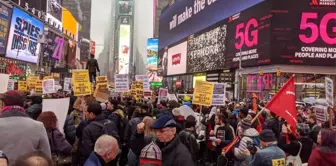 Times Meydanı'nda savaş karşıtı protesto