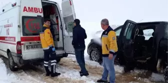 Yolu kapalı köydeki kanser hastası için seferber oldular