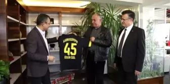 CHP Grup Başkanvekili Özel, Alaşehir Belediyespor'u ziyaret etti