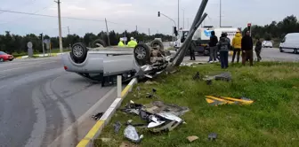 Burhaniye'de çarpışan iki otomobilden biri ters döndü: 5 yaralı