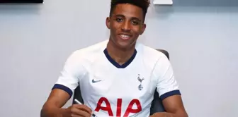 Tottenham, Gedson Fernandes'i 1,5 yıllığına kiraladığını açıkladı