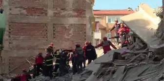 Elazığ'daki deprem - Mustafa Paşa Mahallesi'nde arama kurtarma çalışmaları sürüyor (3)