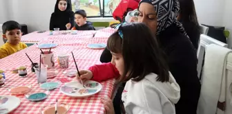 Beyşehir'de minik eller Çini boyama sanatını öğreniyor