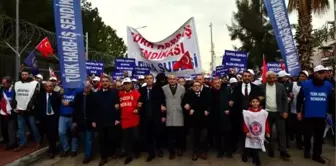 İncirlik'te işten çıkarılmalara karşı eylem