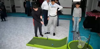 Kur'an kursunda öğrenciler için kriket ve golf etkinlikleri