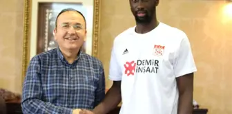 Sivasspor, Samba Camara'yı kadrosuna kattı