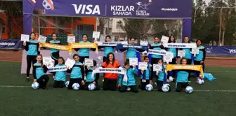 Visa Kızlar Sahada Futbol Okulları ile kadın futbolu Türkiye'ye yayılıyor