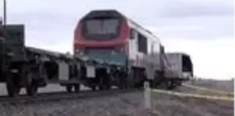 Hemzemin geçitten geçmeye çalışan kamyonete yük treni çarptı: 1 ölü