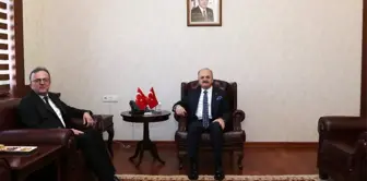 Vali Çakacak, Basın İlan Kurumu Genel Müdürü Duran'ı Kabul Etti