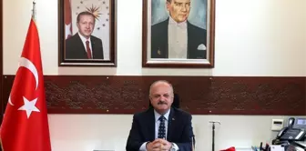 Vali Çakacak'dan İstiklal Marşı'ın kabulü ve Milli Şair Mehmet Âkif Ersoy'u anma mesajı