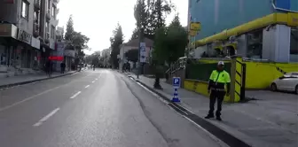 Hatay'ın bazı ilçelerinde caddeler ve sokaklar trafiğe kapatıldı