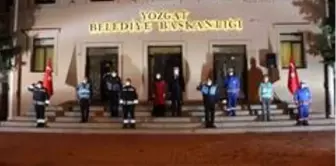 Yozgat Belediye Başkanı Köse ve belediye çalışanları İstiklal Marşı'nı okudu