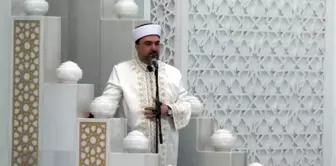 Cuma namazı, Ahmet Hamdi Akseki Camii'nde kılındı