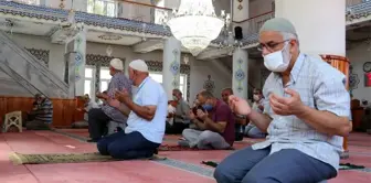 Taşova'da mevlit okutulup şehitlikler ziyaret edildi