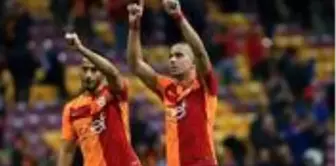 Olimpiakos, Galatasaraylı Sofiane Feghouli ile ilgileniyor