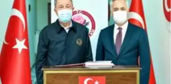 Son dakika haberi! Milli Savunma Bakanı Akar, Isparta'da incelemelerde bulundu