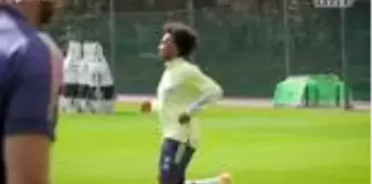 Willian Arsenal'deki İlk Antrenmanına Çıktı